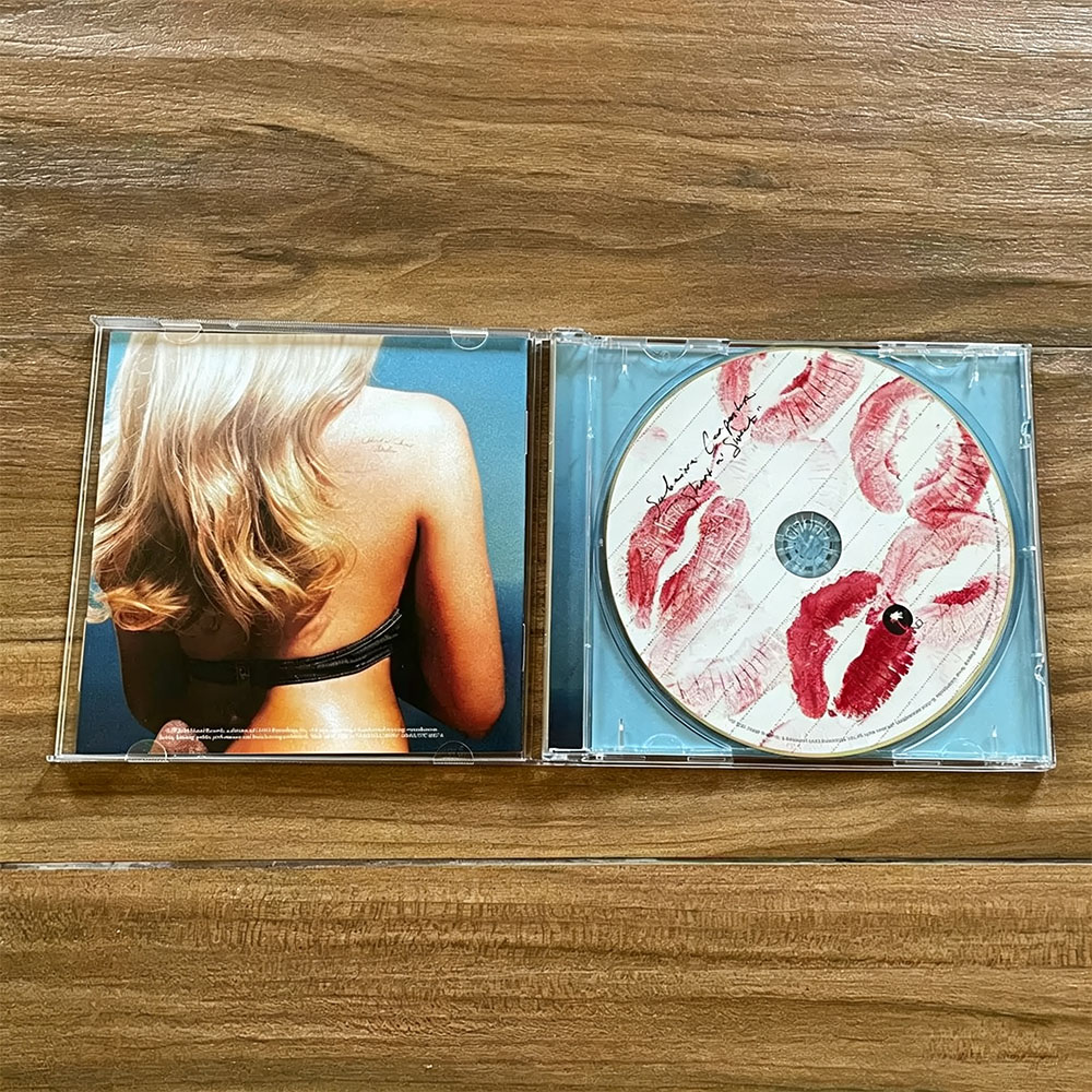 CD 'Short N' Sweet' - Pop, Cou – Vintage Collectibles & More Llc Photos Bewertung und Preis