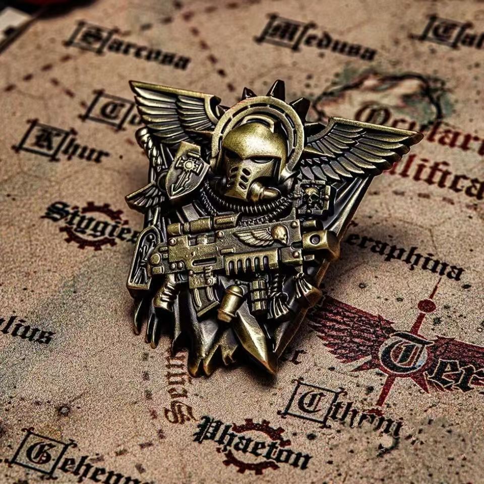Vintage Geflügelte Helm-Brosch – Vintage Collectible Guns Bewertung und Preis